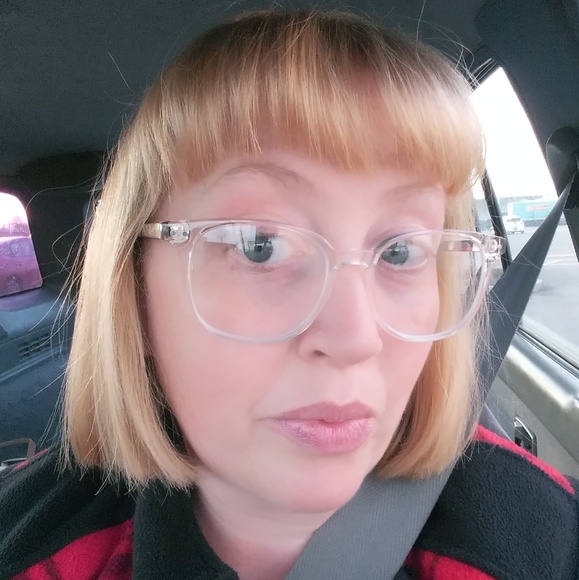 Meet your Posher, Jennifer - Picture 1 of 1